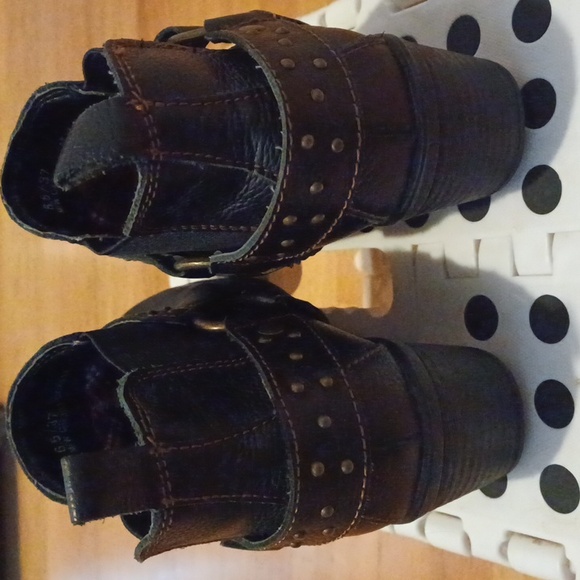 6.5 Women B.O.C. Born Concept Black boots leather Shoes. - Picture 4 of 10